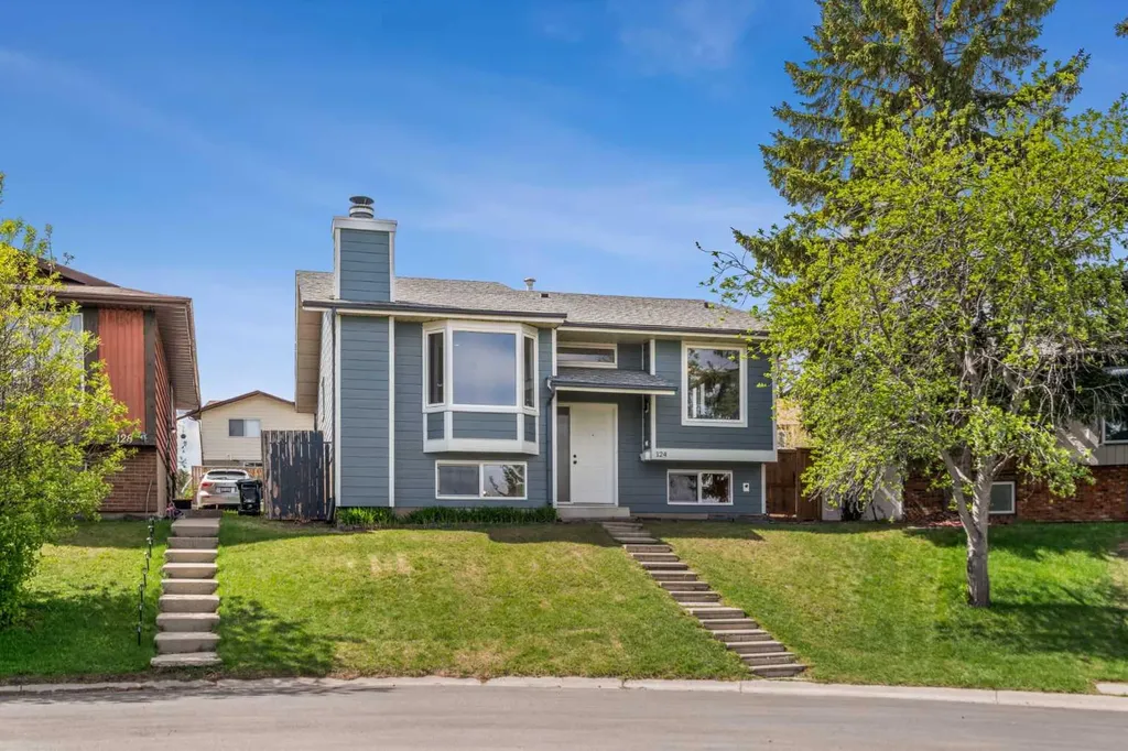 124 Bergen Crescent NW Calgary AB T3K1J8