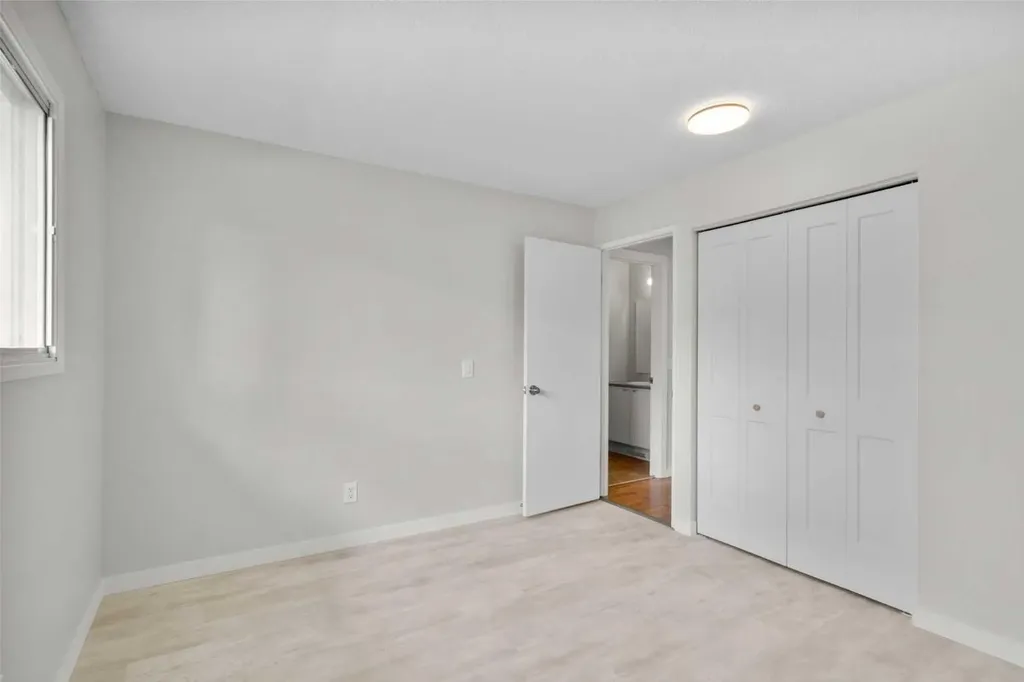 124 Bergen Crescent NW Calgary AB T3K1J8