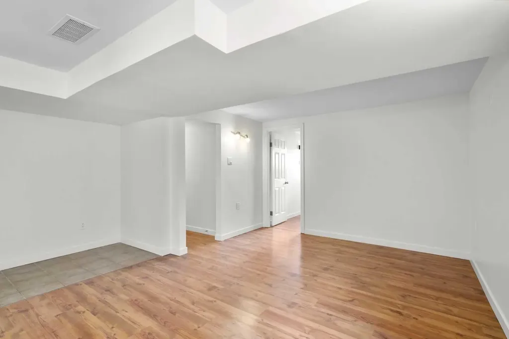 124 Bergen Crescent NW Calgary AB T3K1J8