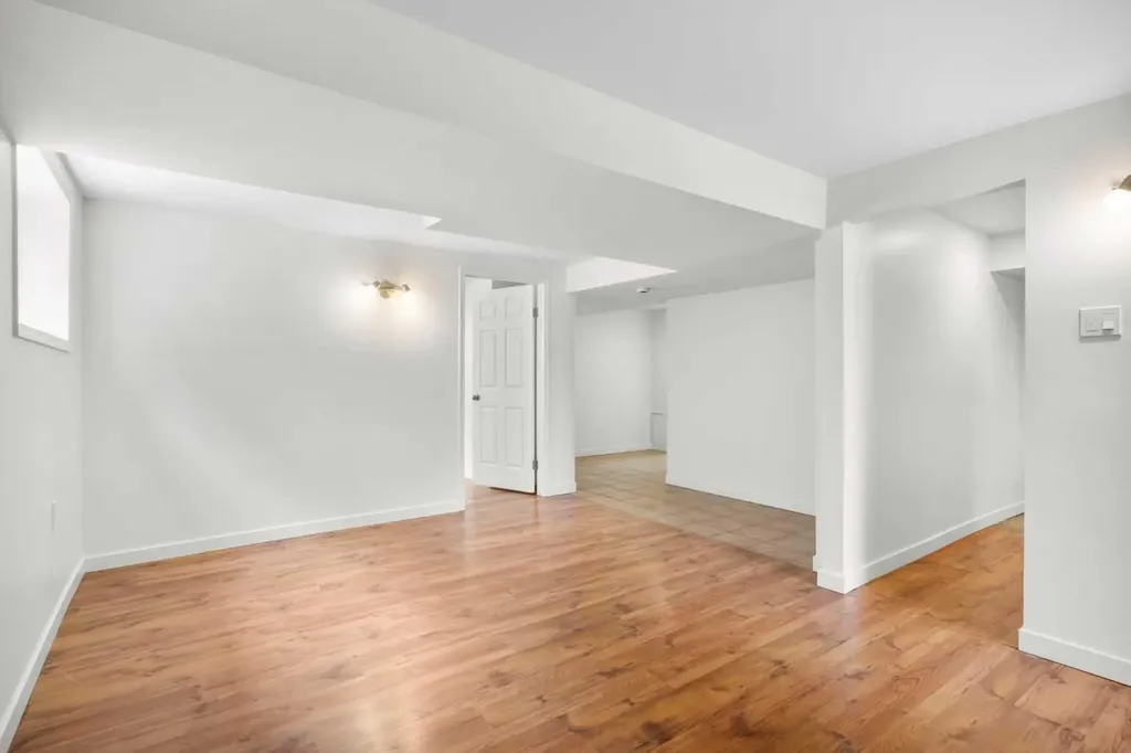 124 Bergen Crescent NW Calgary AB T3K1J8