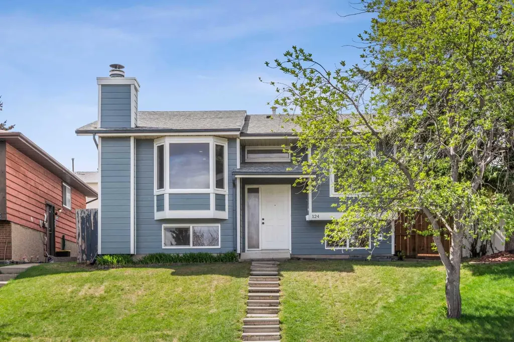 124 Bergen Crescent NW Calgary AB T3K1J8