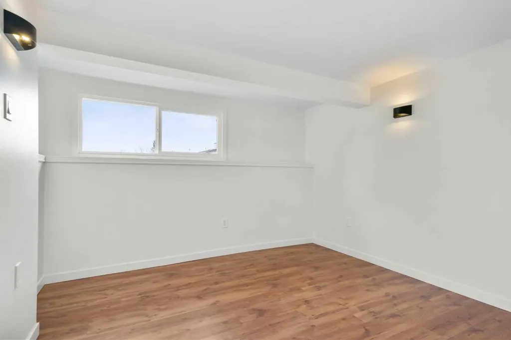 124 Bergen Crescent NW Calgary AB T3K1J8