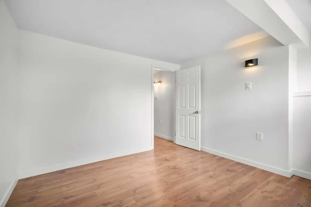 124 Bergen Crescent NW Calgary AB T3K1J8