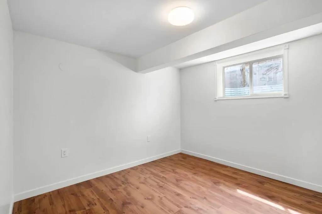 124 Bergen Crescent NW Calgary AB T3K1J8