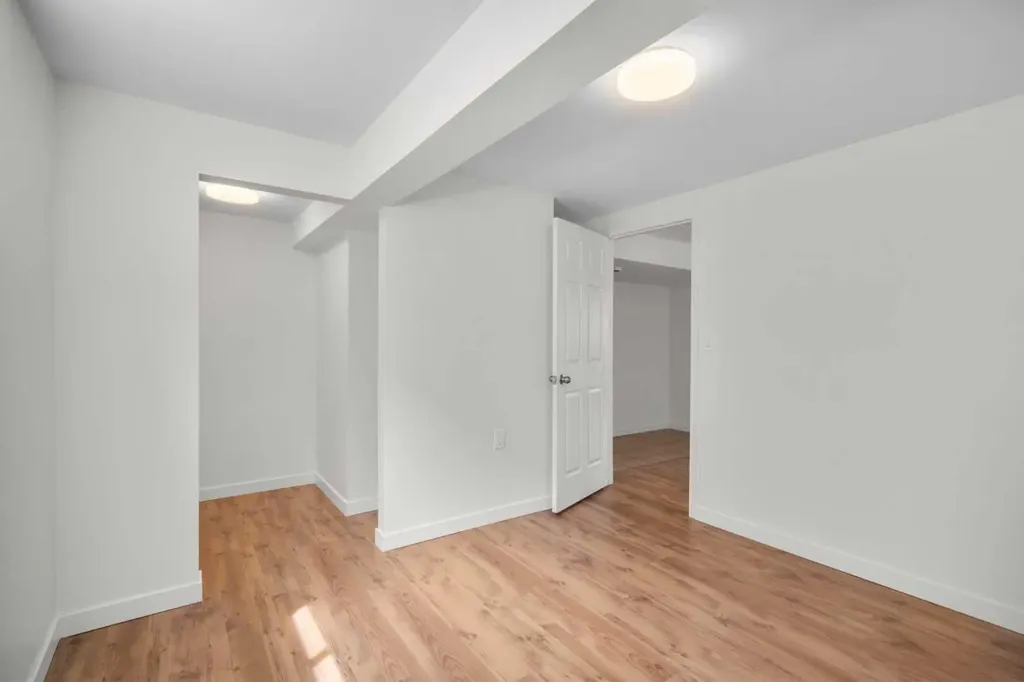 124 Bergen Crescent NW Calgary AB T3K1J8