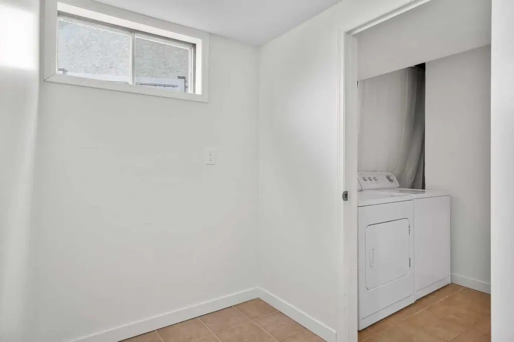 124 Bergen Crescent NW Calgary AB T3K1J8