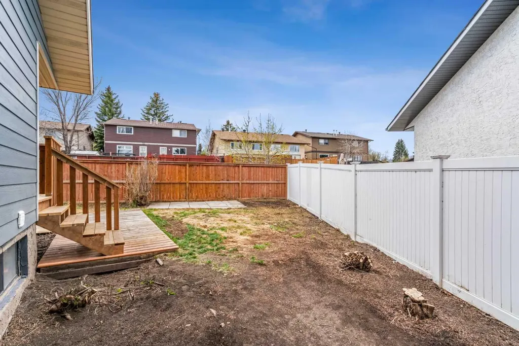 124 Bergen Crescent NW Calgary AB T3K1J8