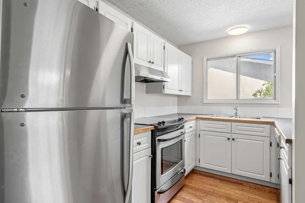 124 Bergen Crescent NW Calgary AB T3K1J8