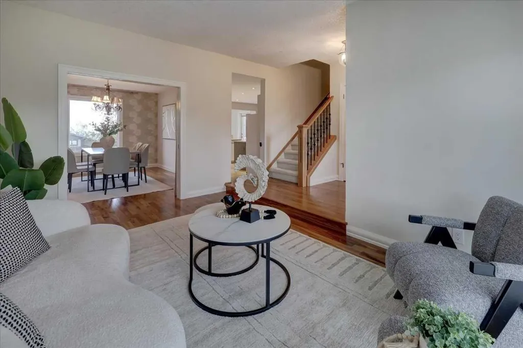 12 Signal Ridge Court SW Calgary AB T3H 3G1