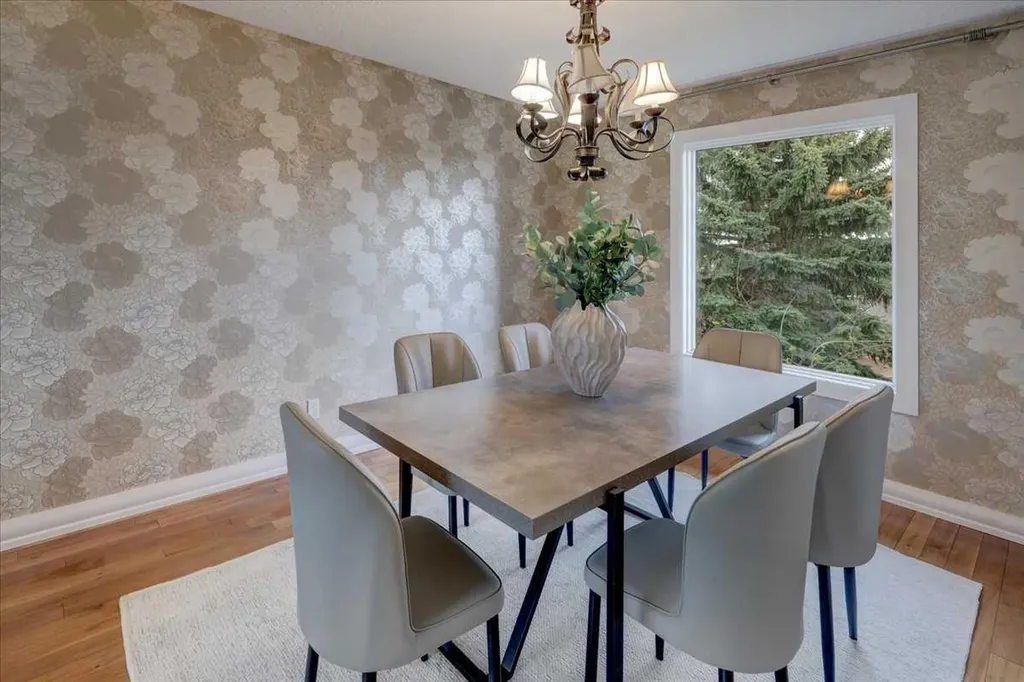 12 Signal Ridge Court SW Calgary AB T3H 3G1