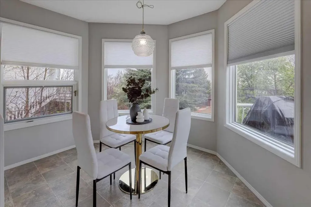 12 Signal Ridge Court SW Calgary AB T3H 3G1