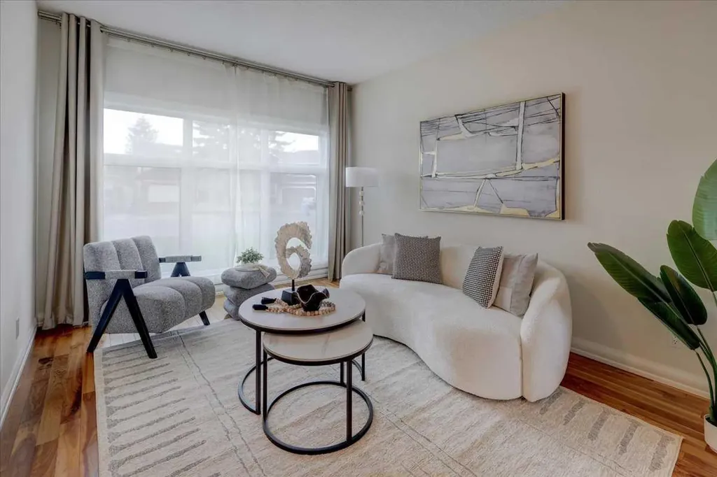 12 Signal Ridge Court SW Calgary AB T3H 3G1