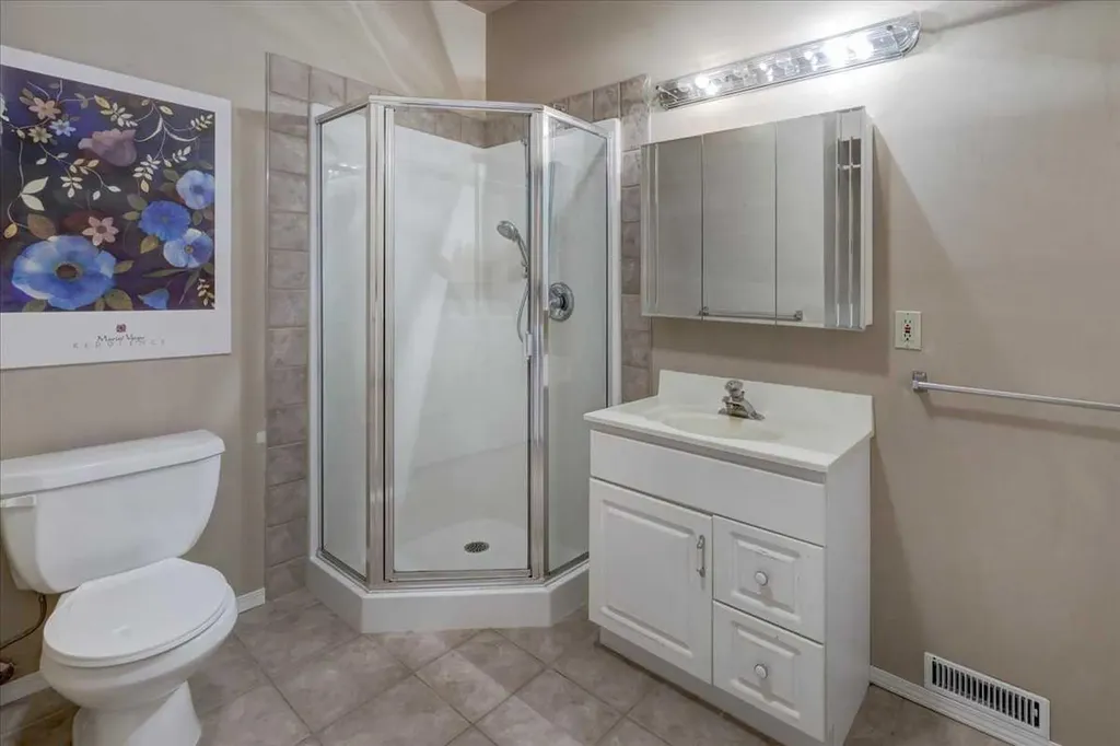 12 Signal Ridge Court SW Calgary AB T3H 2J7