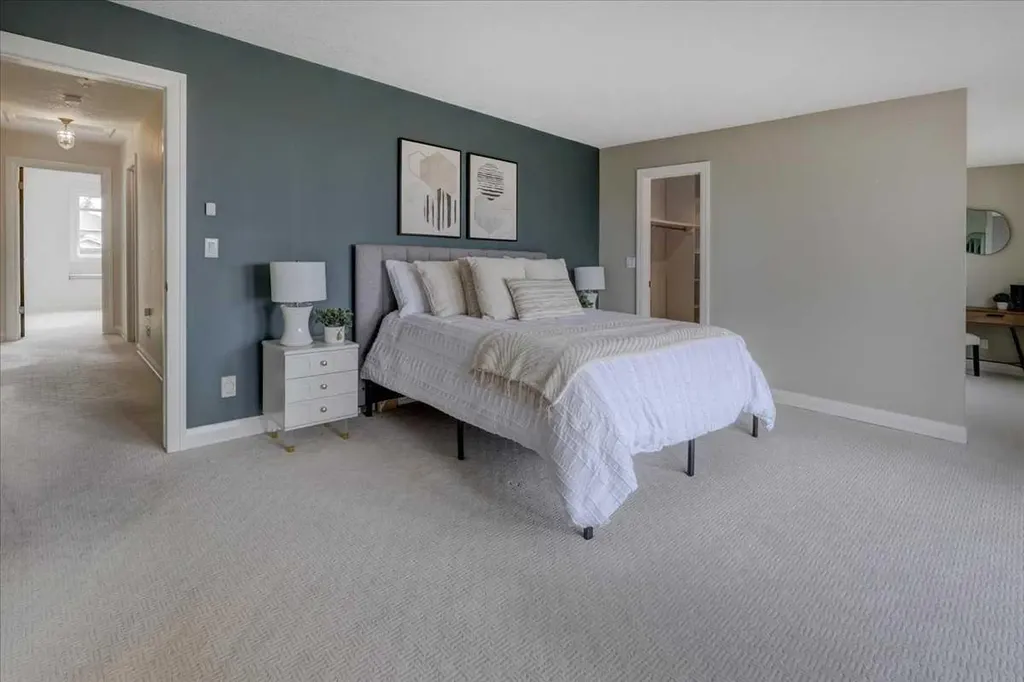 12 Signal Ridge Court SW Calgary AB T3H 3G1