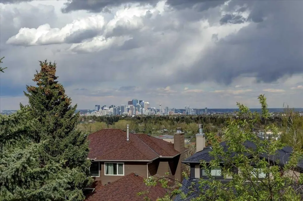 12 Signal Ridge Court SW Calgary AB T3H 3G1