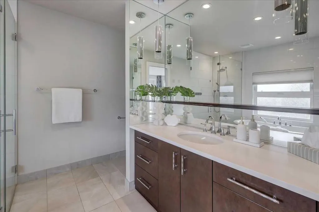 12 Signal Ridge Court SW Calgary AB T3H 3G1