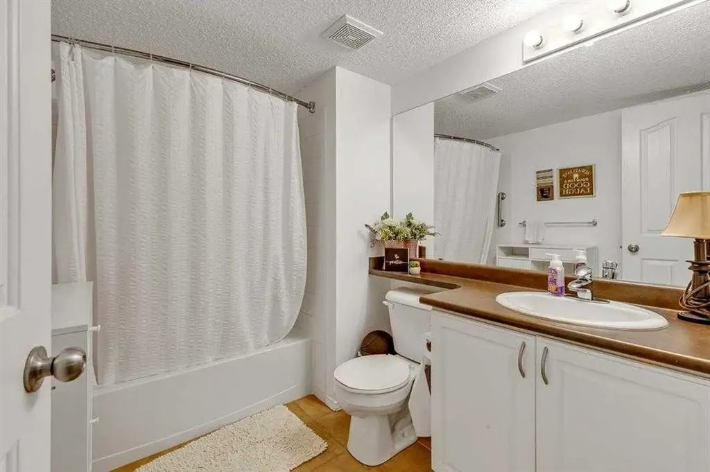 428 Chaparral Ravine View SE Calgary AB T2X 0N2