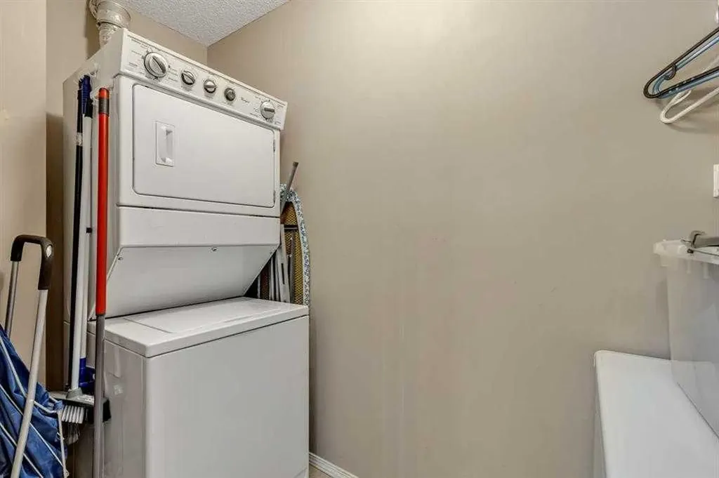 428 Chaparral Ravine View SE Calgary AB T2X 0N2
