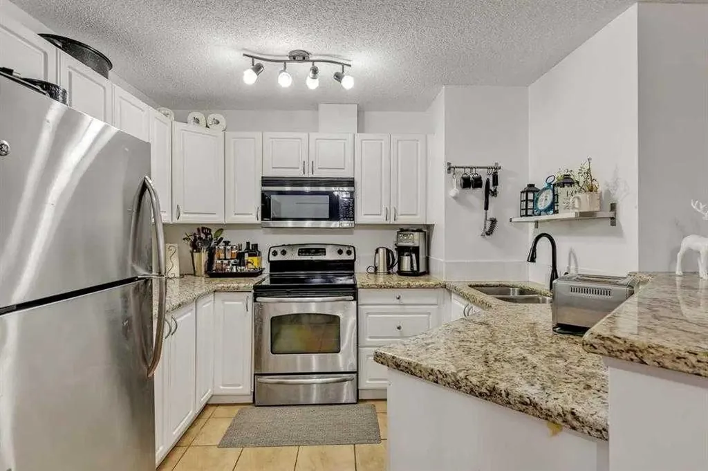 428 Chaparral Ravine View SE Calgary AB T2X 0N2