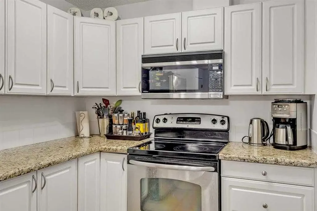 428 Chaparral Ravine View SE Calgary AB T2X 0N2