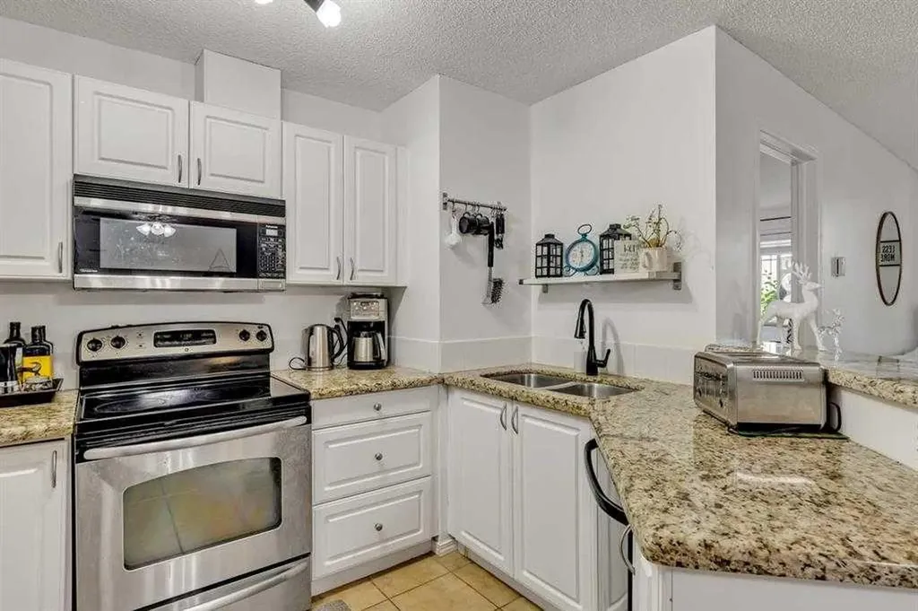 428 Chaparral Ravine View SE Calgary AB T2X 0N2