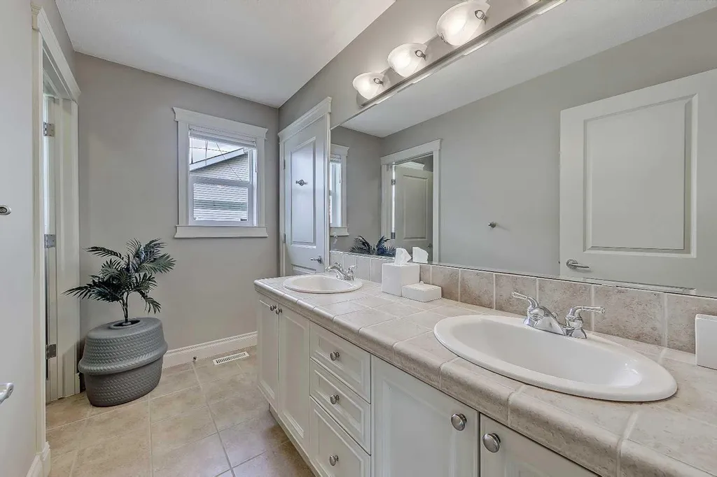 3629 1a Street SW Calgary AB T2S 1R4