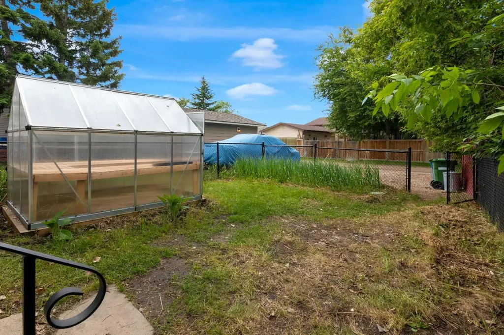 224 Summerwood Place Airdrie AB T4B 1V9