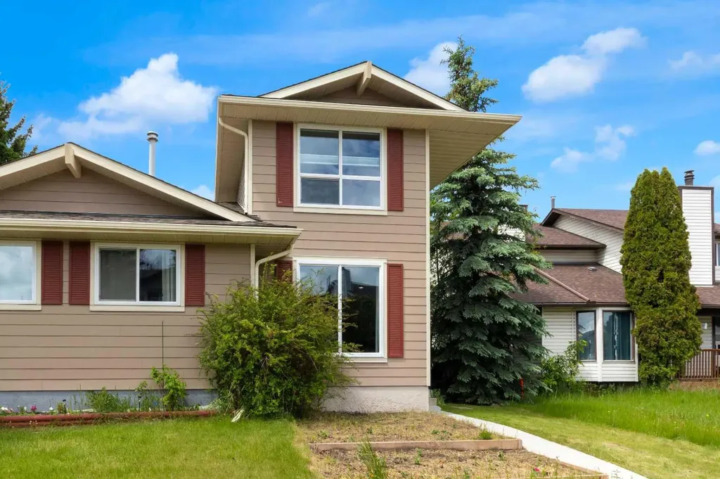 224 Summerwood Place Airdrie AB T4B 1V9