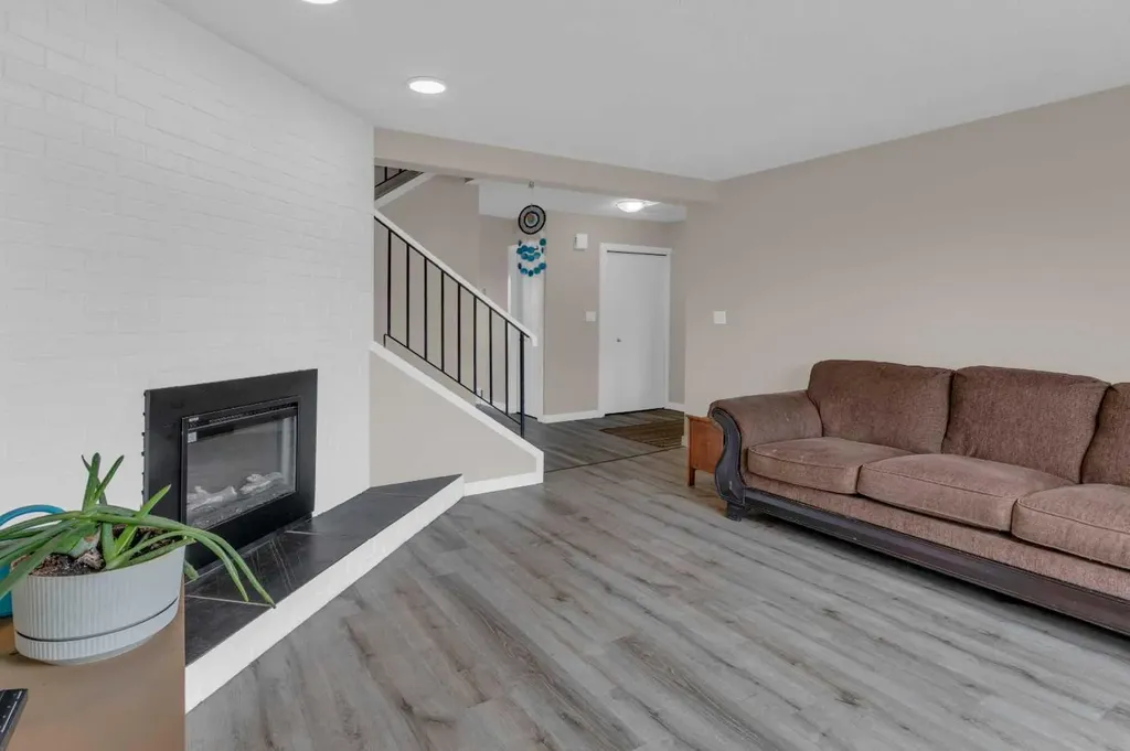 224 Summerwood Place Airdrie AB T4B 1V9