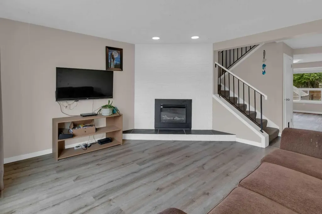 224 Summerwood Place Airdrie AB T4B 1V9