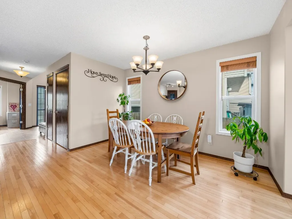 28 Cranberry Lane SE Calgary AB T3M0L5