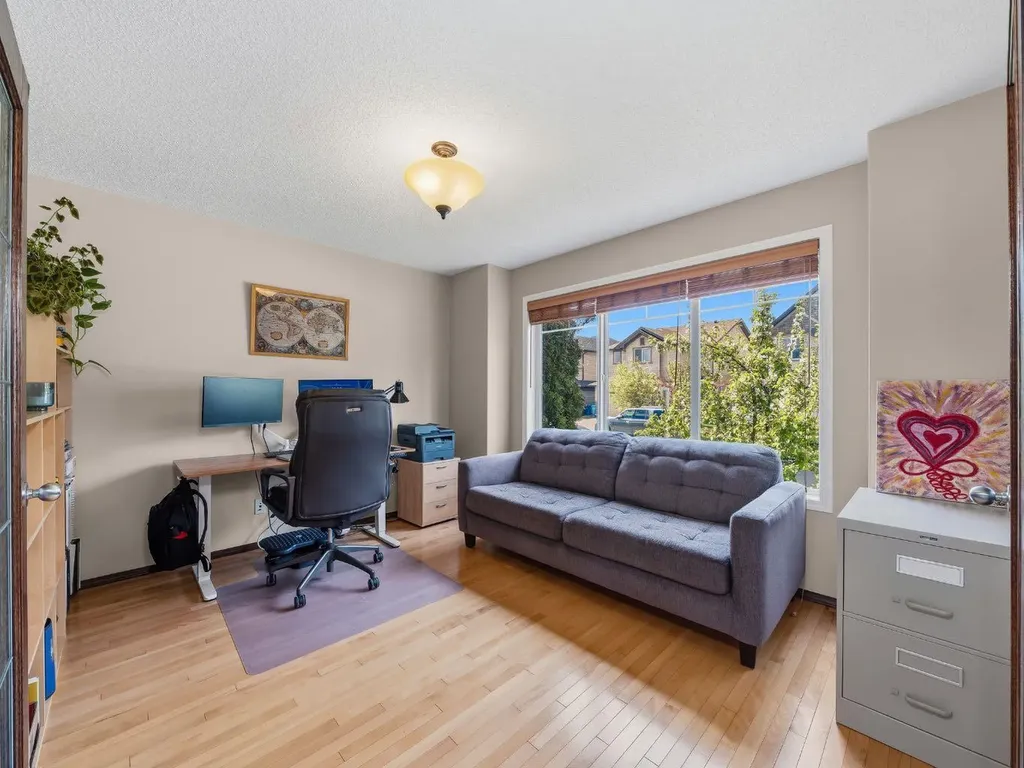 28 Cranberry Lane SE Calgary AB T3M0L5
