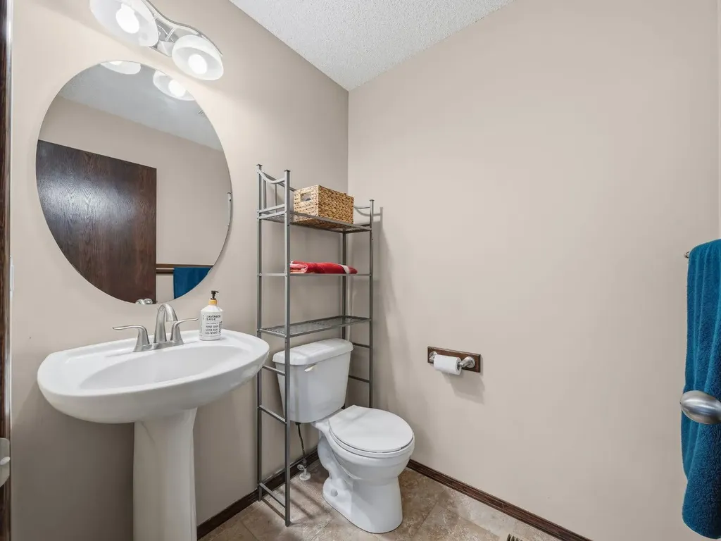 28 Cranberry Lane SE Calgary AB T3M0L5