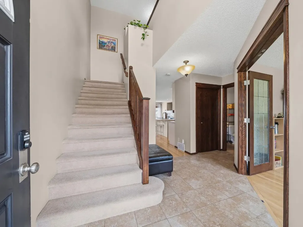 28 Cranberry Lane SE Calgary AB T3M0L5