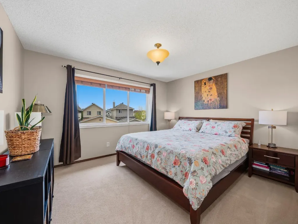 28 Cranberry Lane SE Calgary AB T3M0L5