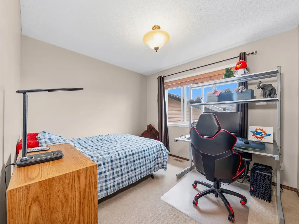 28 Cranberry Lane SE Calgary AB T3M0L5