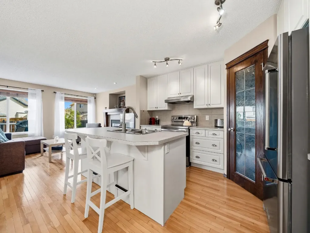 28 Cranberry Lane SE Calgary AB T3M0L5