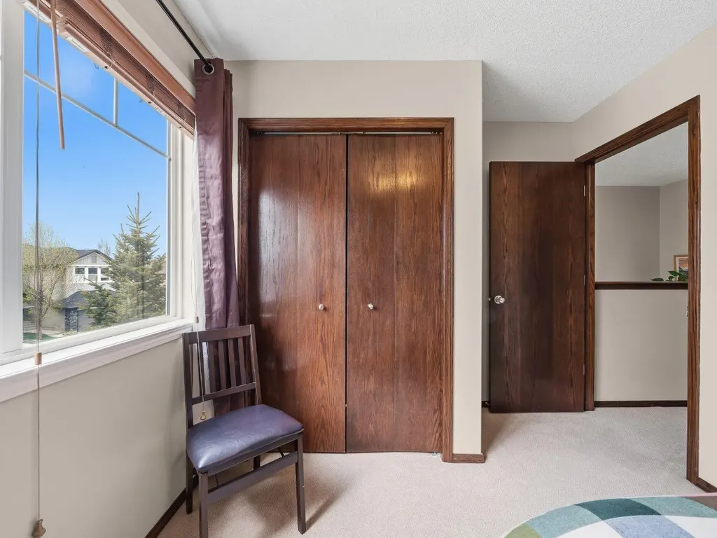 28 Cranberry Lane SE Calgary AB T3M0L5