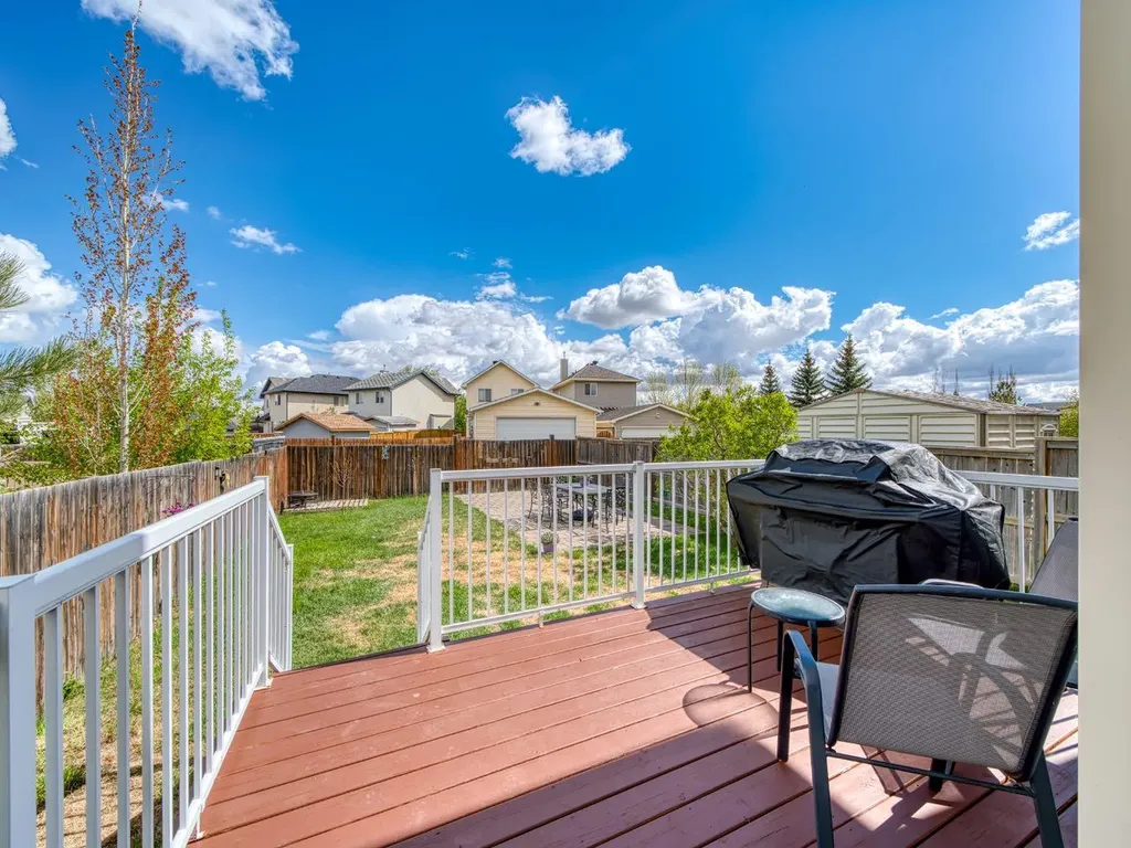 28 Cranberry Lane SE Calgary AB T3M0L5