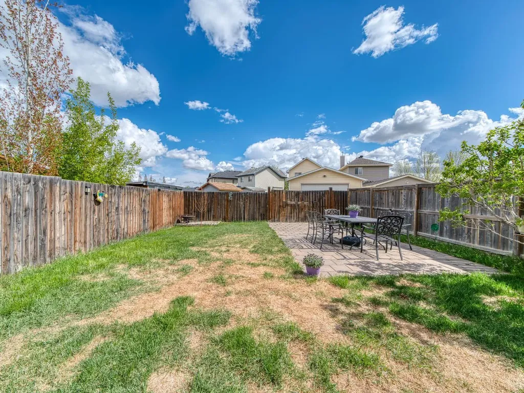 28 Cranberry Lane SE Calgary AB T3M0L5