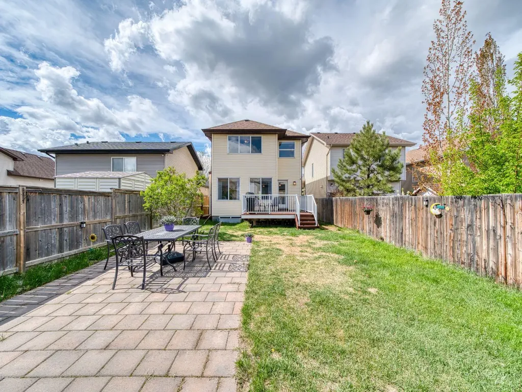 28 Cranberry Lane SE Calgary AB T3M0L5