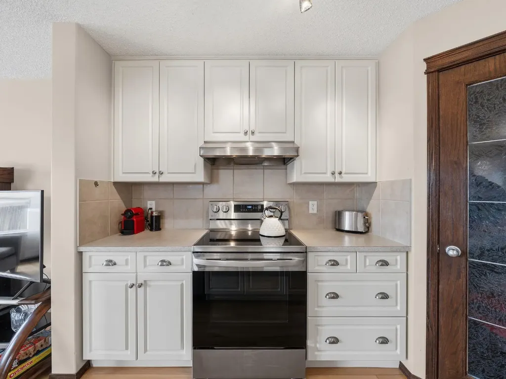 28 Cranberry Lane SE Calgary AB T3M0L5
