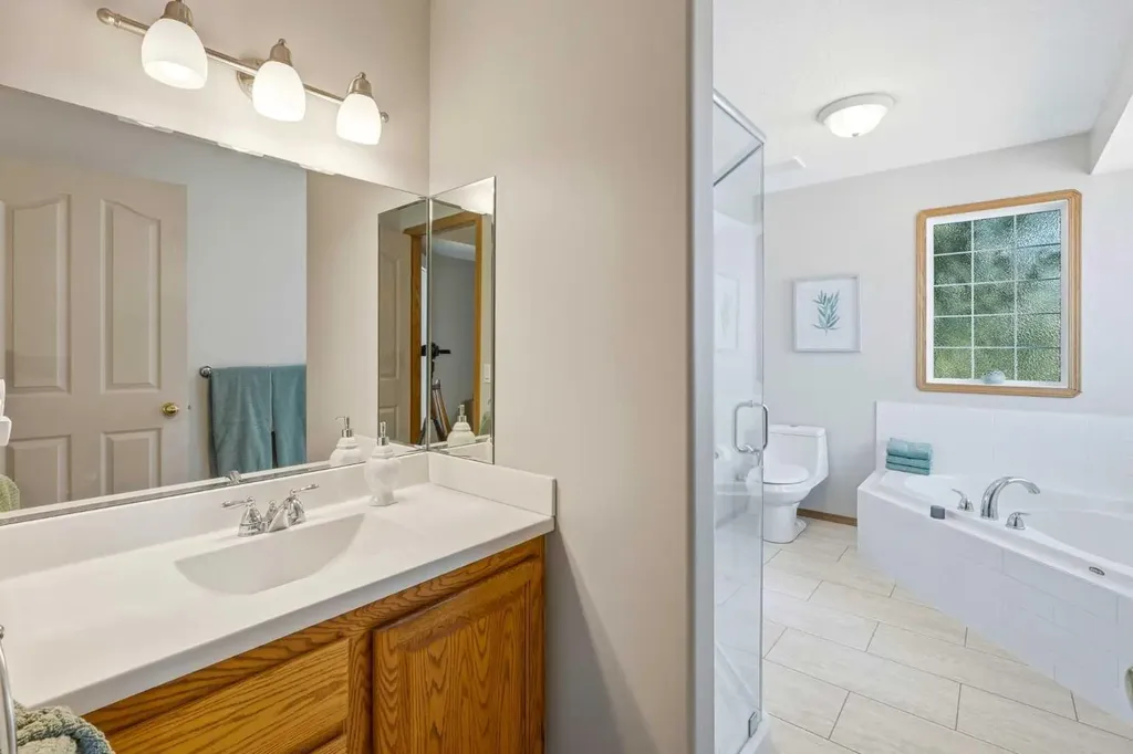 27 Strathmore Lakes Crescent Strathmore AB T1P 1L7