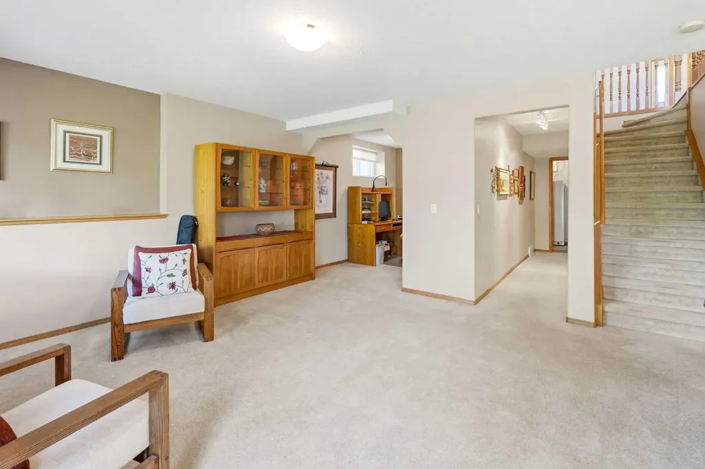 27 Strathmore Lakes Crescent Strathmore AB T1P 1L7