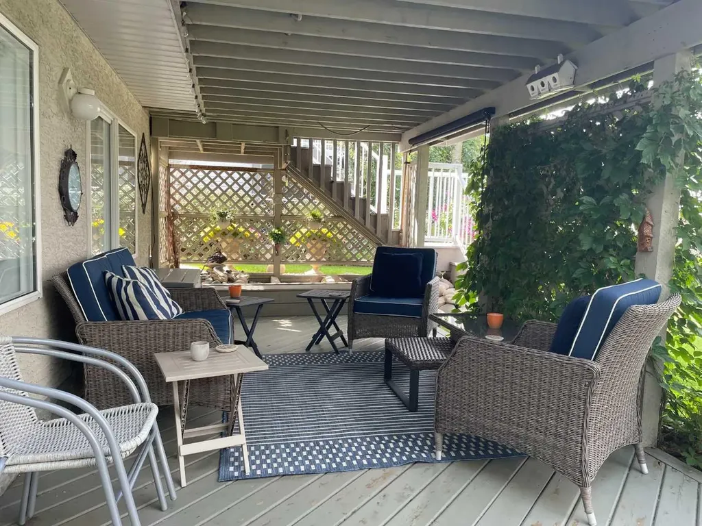 27 Strathmore Lakes Crescent Strathmore AB T1P 1L7
