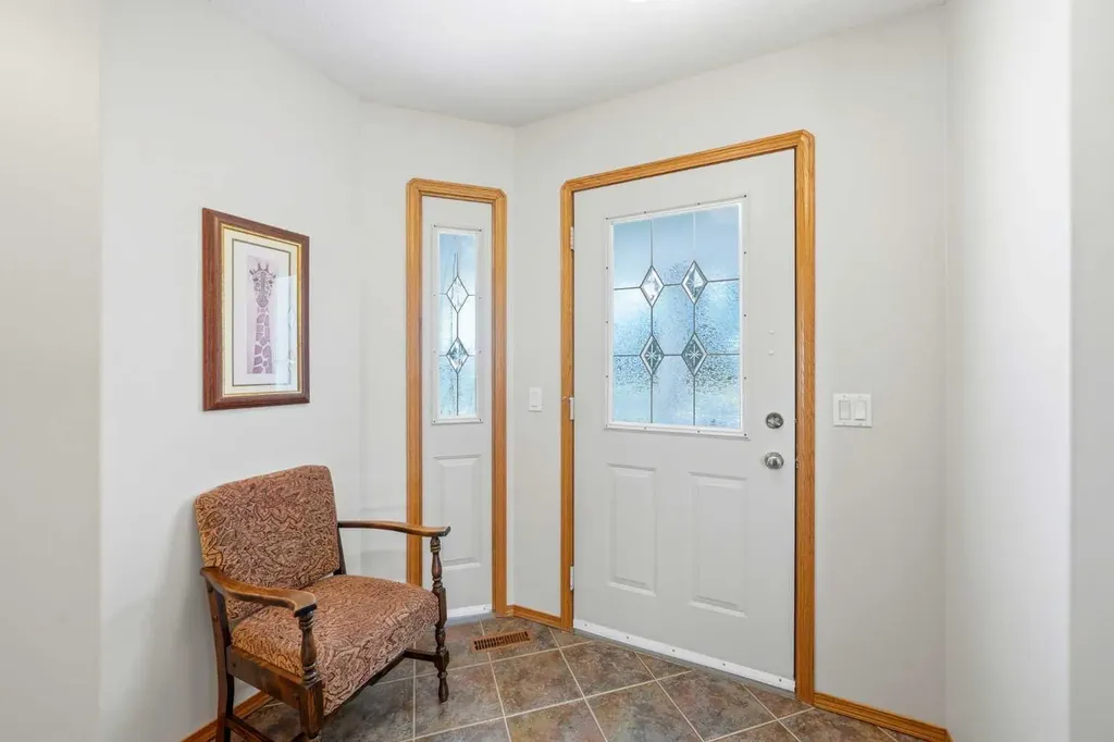 27 Strathmore Lakes Crescent Strathmore AB T1P 1L7