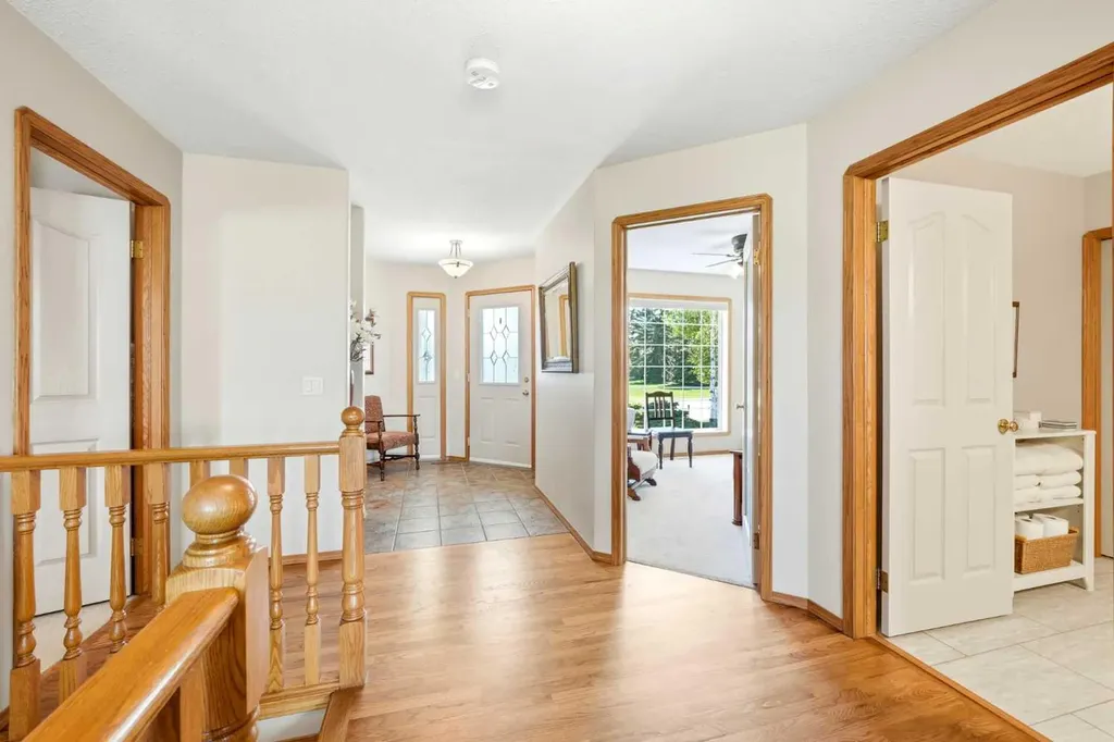 27 Strathmore Lakes Crescent Strathmore AB T1P 1L7