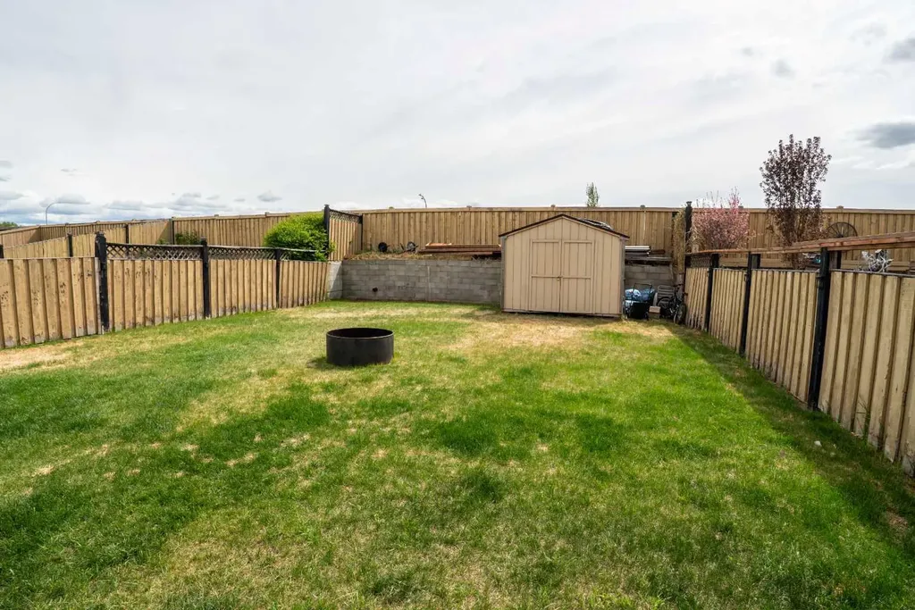8841 69 Avenue Grande Prairie AB T8V4B6