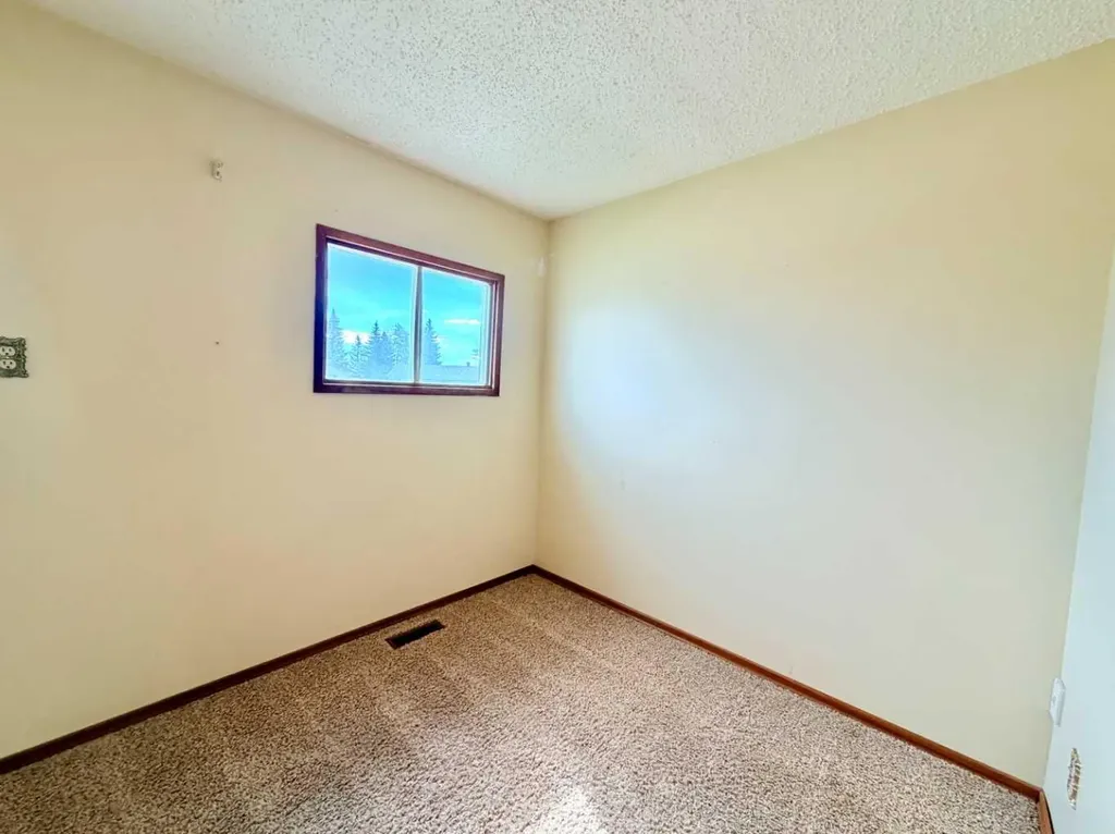 5112 47 Street Rocky Mountain House AB T0M 0C0