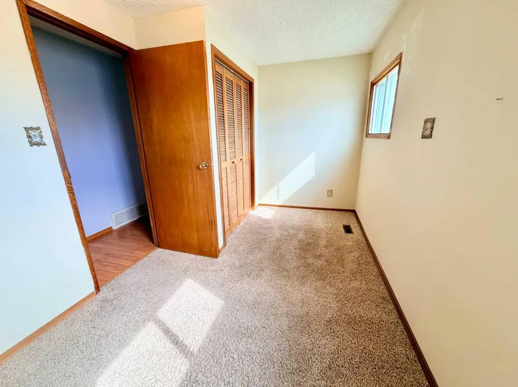 5112 47 Street Rocky Mountain House AB T0M 0C0